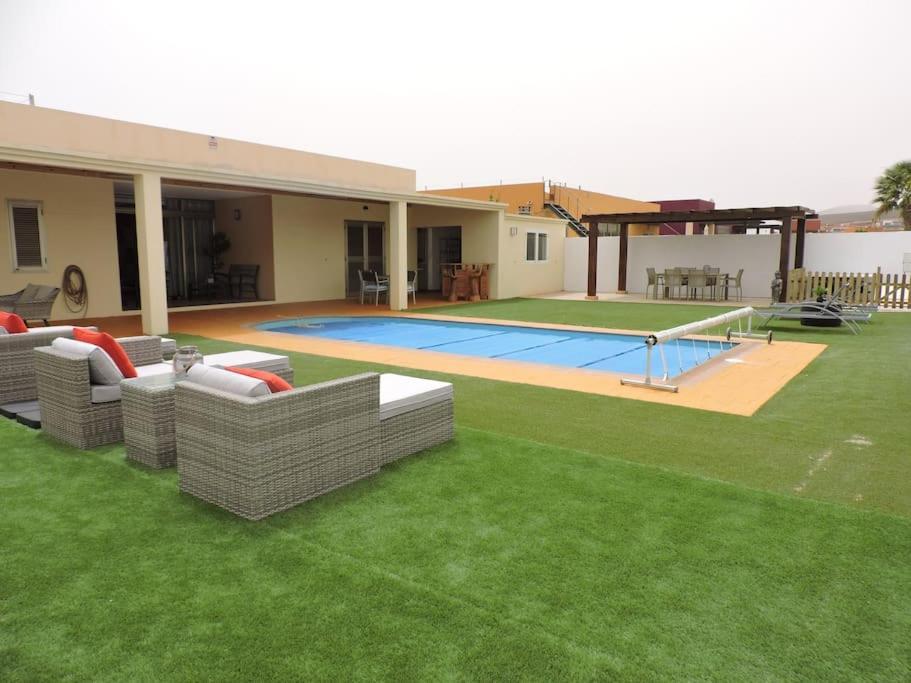 Villa Ventura - Piscina Climatizada & Aire Acondicionado Caleta De Fuste Eksteriør bilde